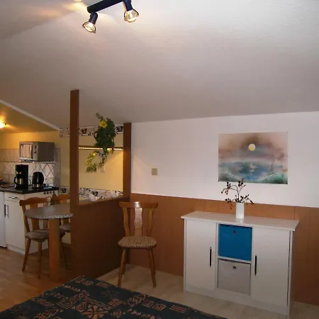 Neumann_ M_ Apartment *